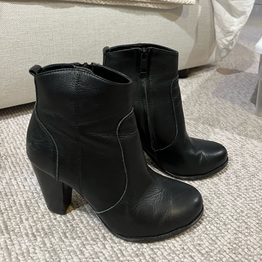 Joie black leather booties size 8